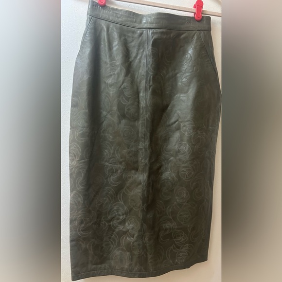 Authentic Mario Valentino Vintage Leather Skirt- size 42 - Picture 1 of 5